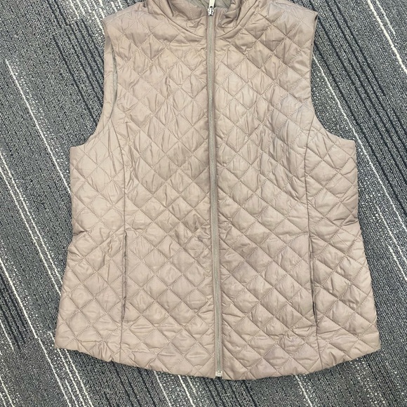 Banana republic puffer vest - Picture 4 of 5